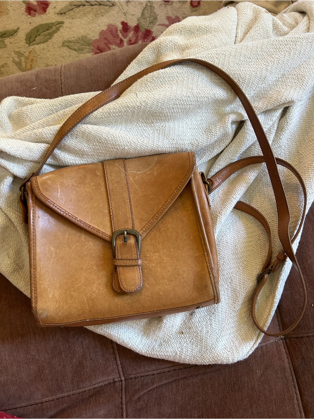 RARE LLBean signature vintage Tan Leather Crossbody saddle Bag